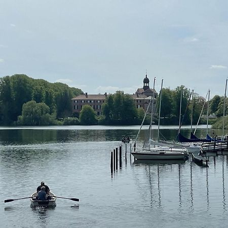 Flat In Eutin On The Kleiner Eutiner See Lake Exteriör bild