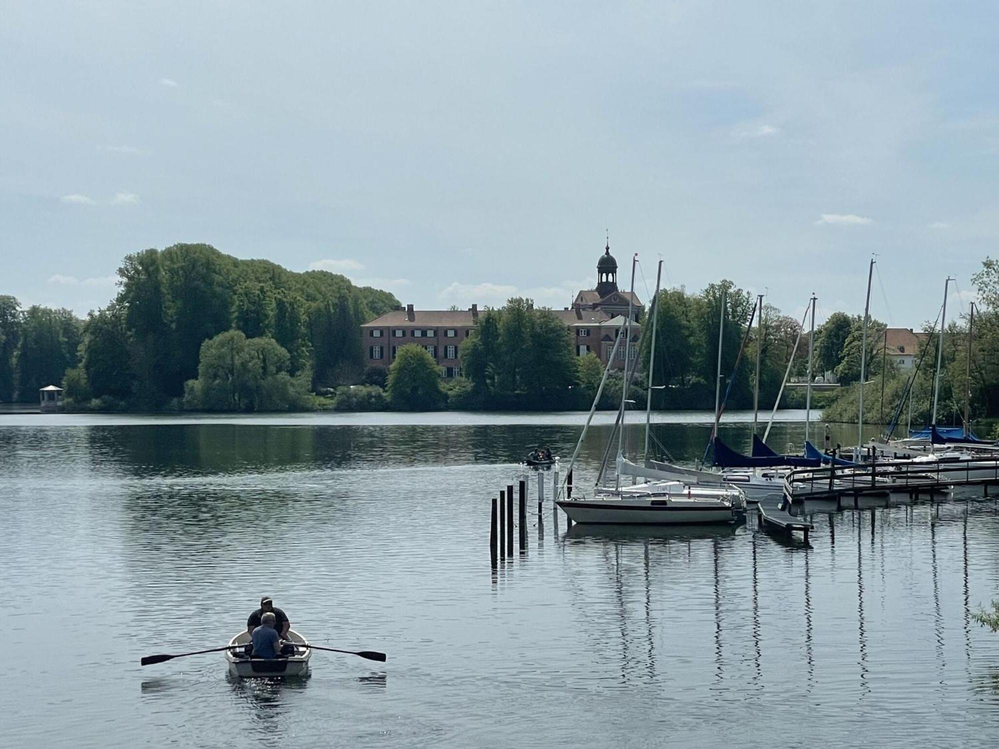 Flat In Eutin On The Kleiner Eutiner See Lake Exteriör bild